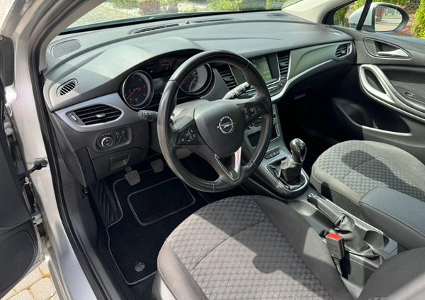 Opel Astra cena 42900 przebieg: 139000, rok produkcji 2019 z Pajęczno małe 596